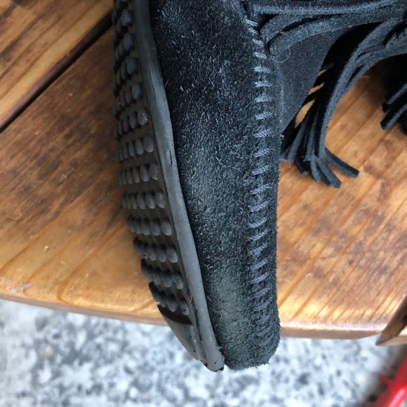 Minnetonka Tall Fringe Boots Black Suede Size 6 - Picture 9 of 9